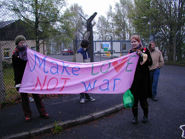 love_not_war